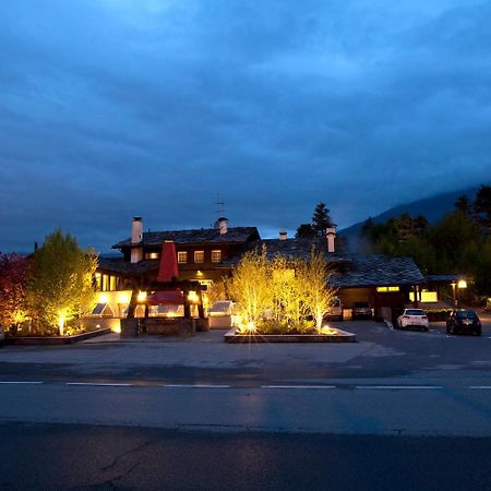 Hotel Village Pollein Esterno foto